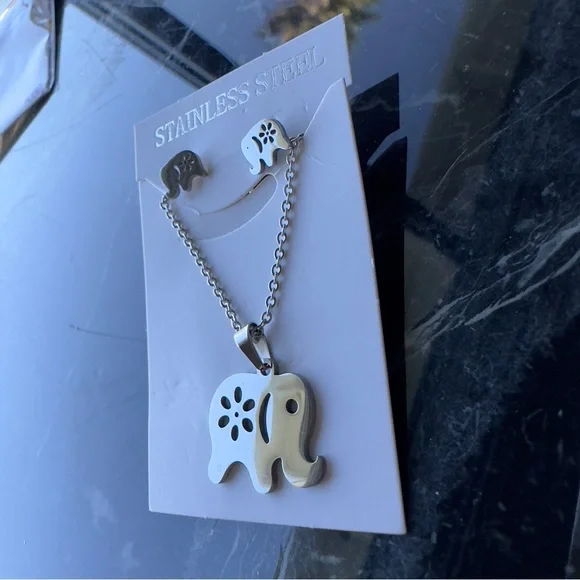 Elephant Necklace and Earrings Set STAINLESS STEEL Non Tarnish with Gift Box - Picture 4 of 6